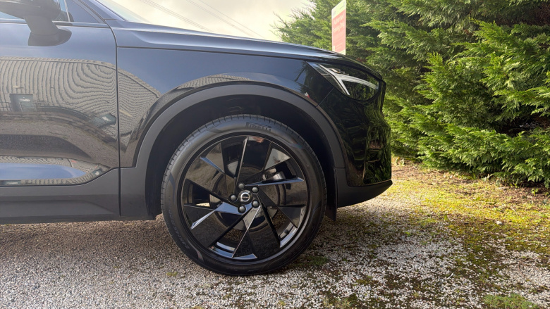 Volvo XC40 2.0 B3P Plus Black Edition 5dr Auto Petrol Estate